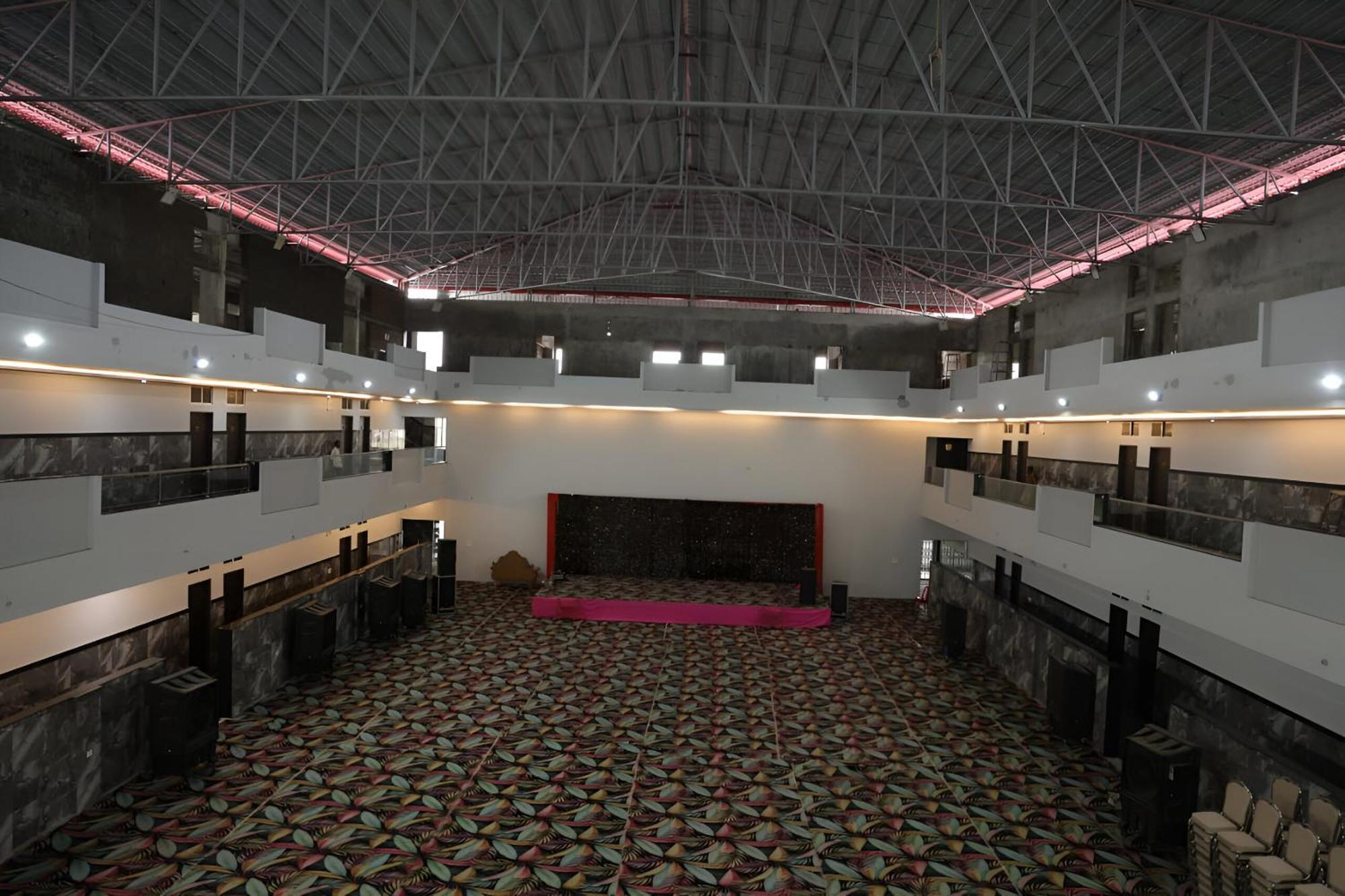 Navkar Palace Hotel & Resort, Sanawad Exterior foto